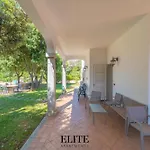 Βίλα Luxury Oasis Pool & Jacuzzi Όλμπια