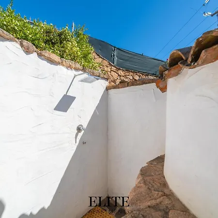 Luxury Oasis Pool & Jacuzzi Villa Olbia