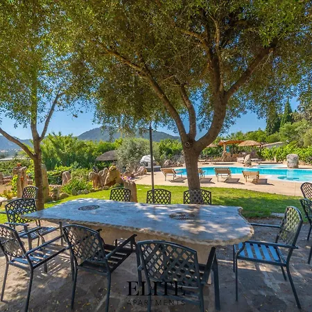 Luxury Oasis Pool & Jacuzzi Villa